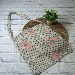 Free People Pink and Black Shoulder Bag with Vintage Charm